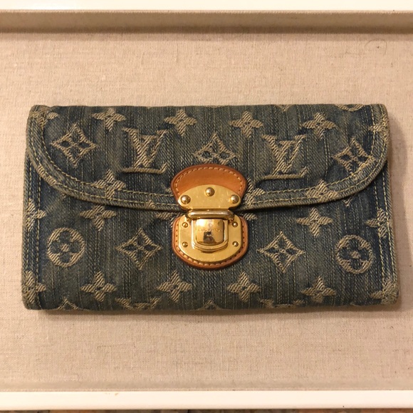 Louis Vuitton Handbags - ❤️Price Firm❤️ Louis Vuitton Amelia Denim Wallet